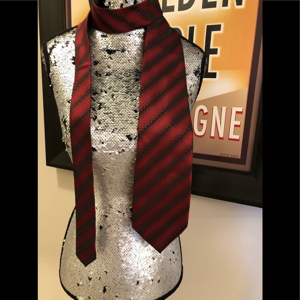 HUGO BOSS 💯 % Silk Men’s Necktie (New!)